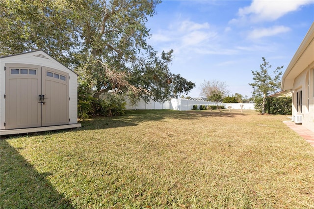 view of yard featuring a shed and a pergola