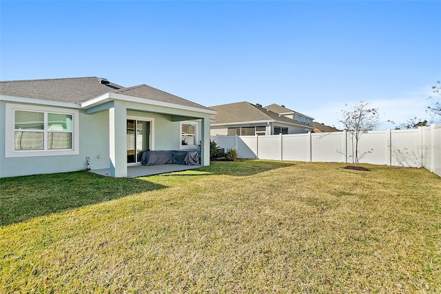 view of yard featuring a patio