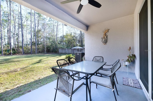 view of patio with ceiling fan