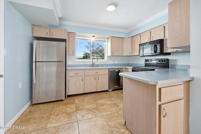 kitchen with sink, crown molding, black appliances, kitchen peninsula, and light brown cabinets