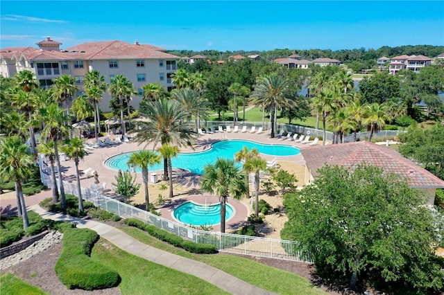 view of swimming pool