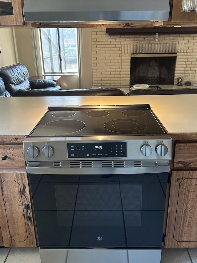 room details with stainless steel electric stove