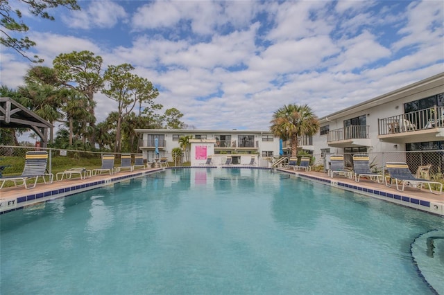 view of swimming pool