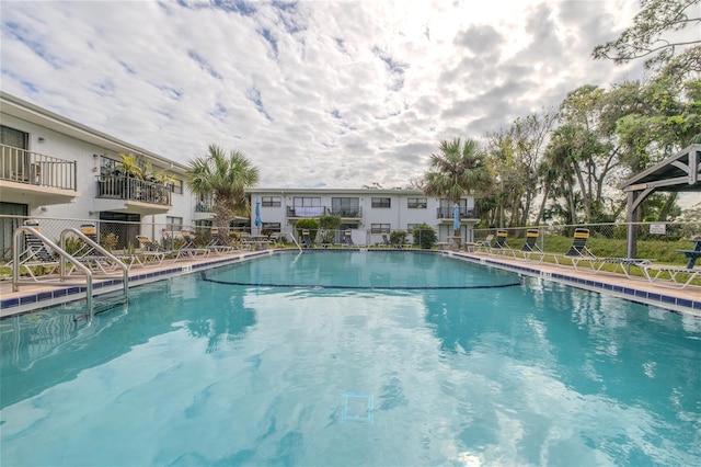 view of swimming pool