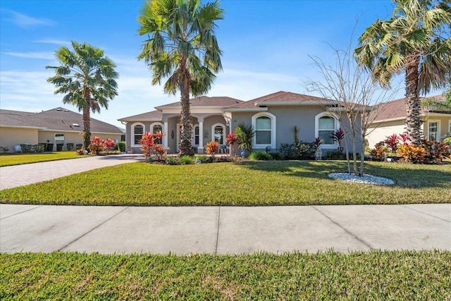 view of front facade with a front yard