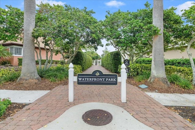 view of community / neighborhood sign