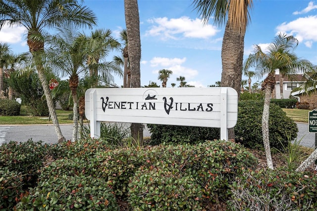 view of community / neighborhood sign