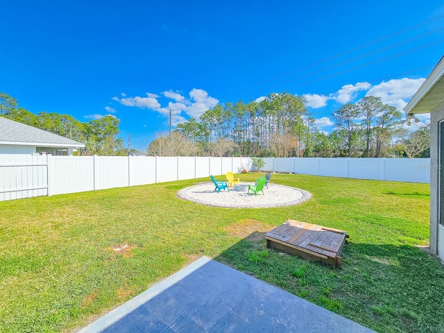 view of yard featuring a patio area