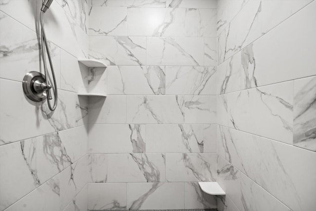 15 Cloverdale Ct S, Palm Coast, FL 32137 - full bathroom featuring tiled shower