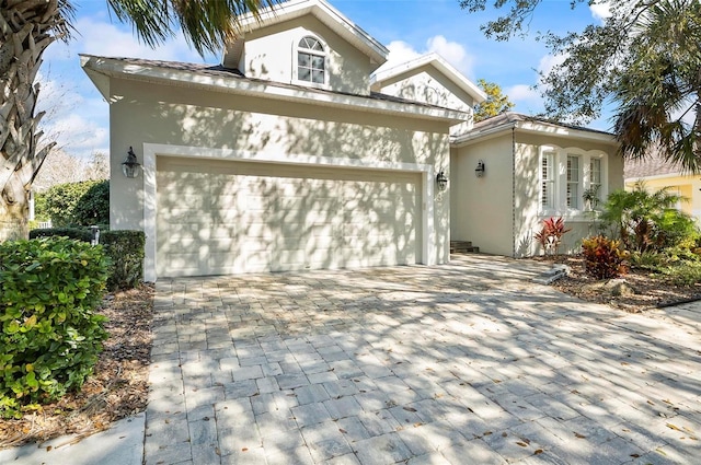 view of front property featuring a garage