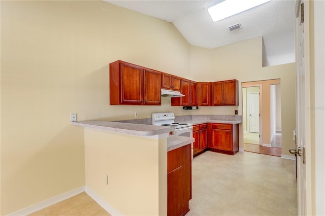 kitchen with electric stove, kitchen peninsula, high vaulted ceiling, and a textured ceiling