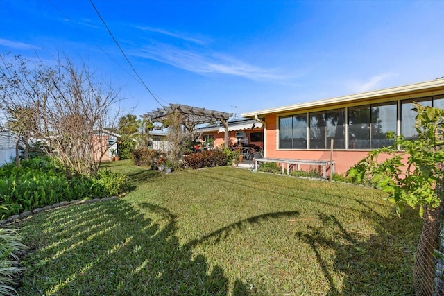 view of yard featuring a pergola