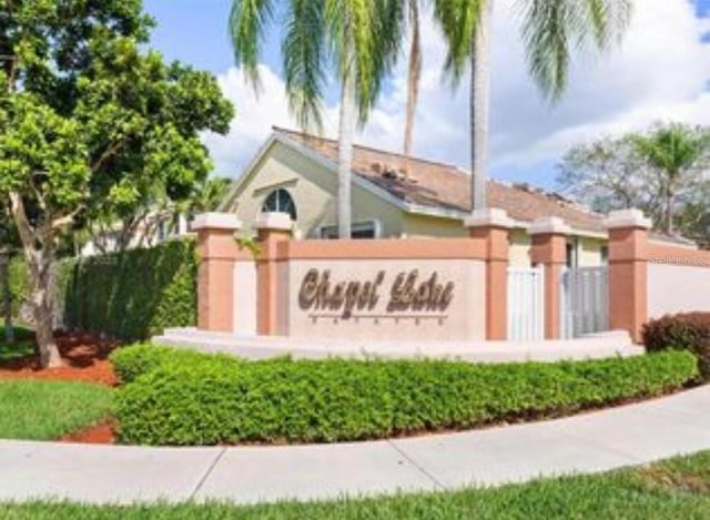 view of community / neighborhood sign