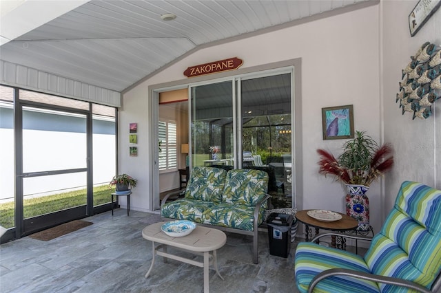 sunroom with vaulted ceiling