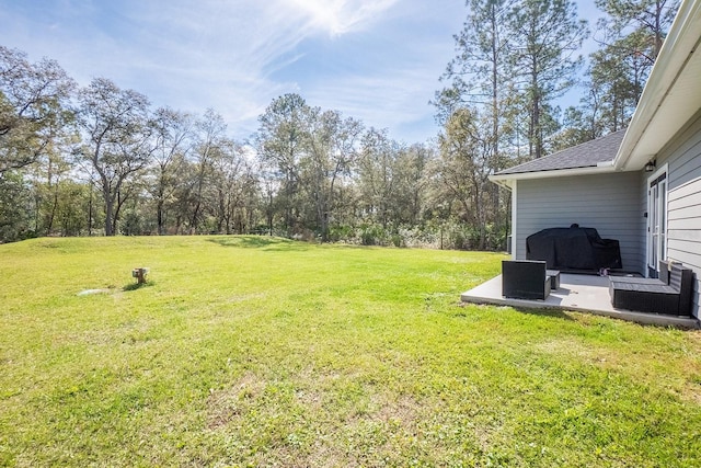 view of yard with a patio