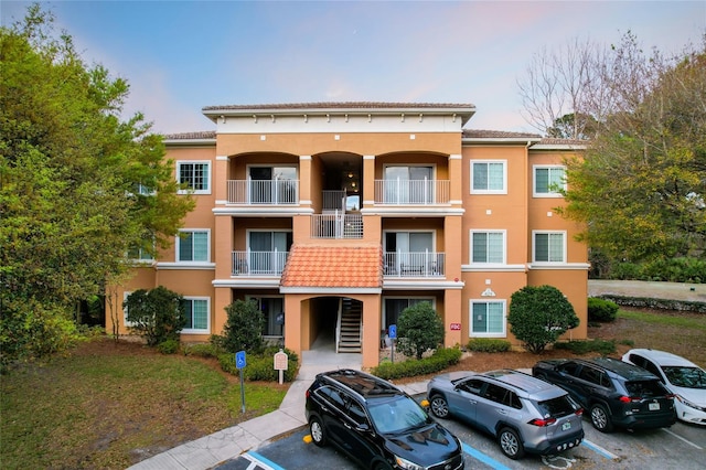 625 Fairway Dr Unit 301, Saint Augustine, FL 32084 - view of property featuring uncovered parking