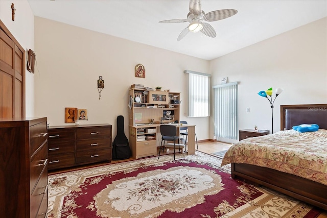 bedroom featuring a ceiling fan