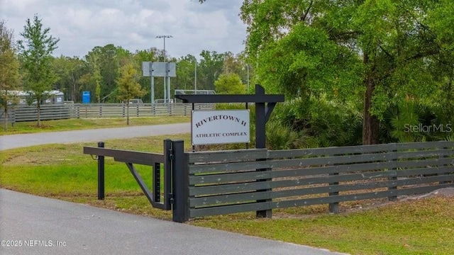 562 Kendall Crossing Dr, Saint Johns, FL 32259 - view of home's community featuring fence and driveway