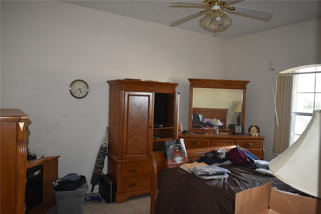 bedroom with a ceiling fan