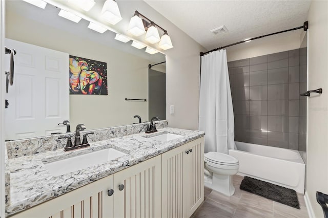 bathroom with shower / bath combo with shower curtain, toilet, visible vents, and a sink