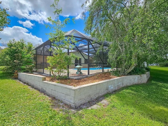 83 Farragut Dr, Palm Coast, FL 32137 - swimming pool featuring a yard and a lanai