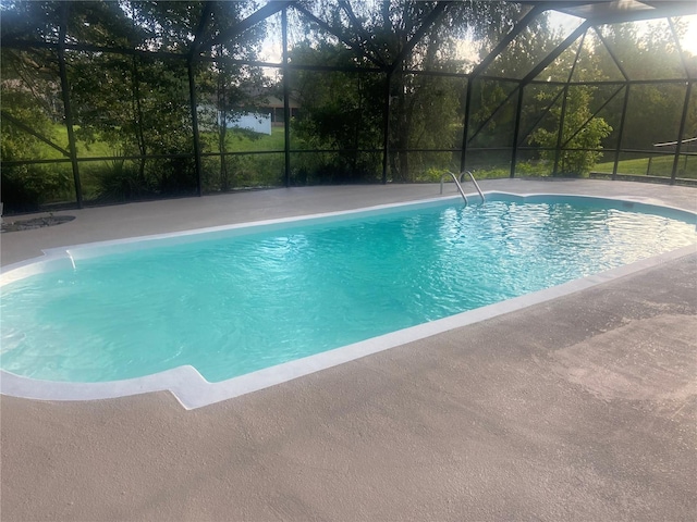 83 Farragut Dr, Palm Coast, FL 32137 - outdoor pool with a lanai and a patio area