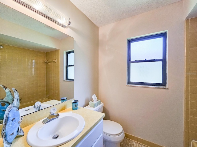 83 Farragut Dr, Palm Coast, FL 32137 - full bath featuring a shower, vanity, and tile patterned flooring