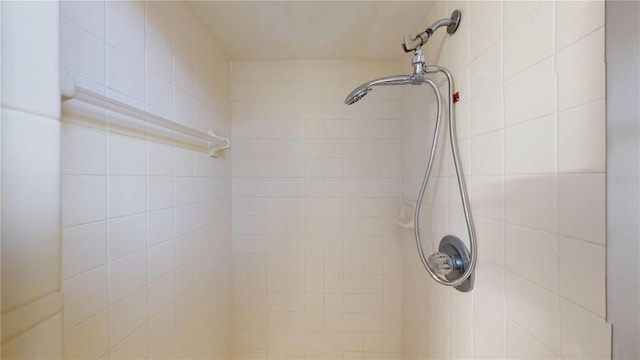 details featuring a tile shower