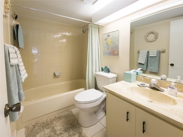 41 Oxford Ln Unit 41, Palm Coast, FL 32137 - full bath with tile patterned floors, shower / bath combo with shower curtain, vanity, and toilet