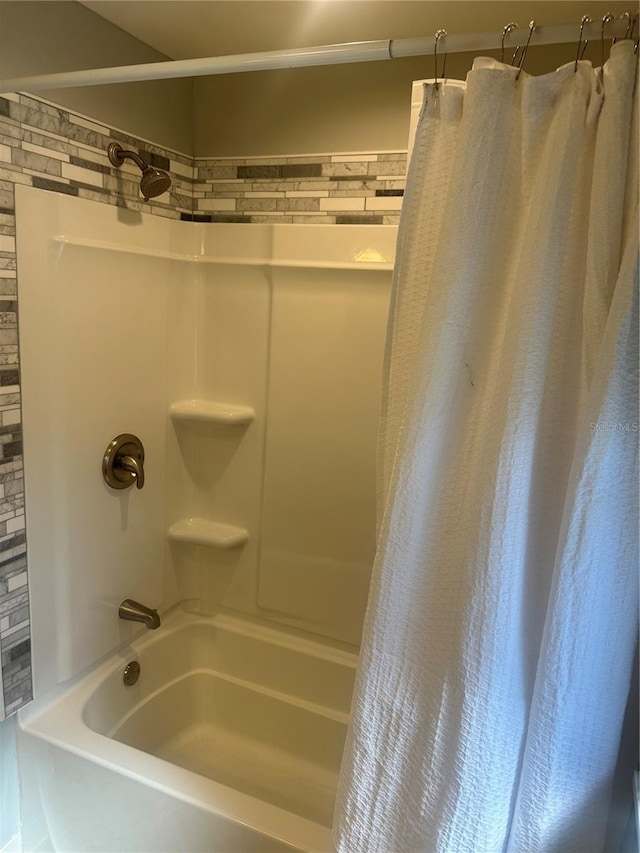 787 Alhambra Ave, Saint Augustine, FL 32086 - bathroom with shower / bath combo