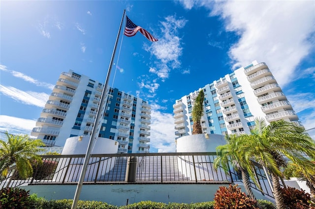 925 N Halifax Ave Unit 1105, Daytona Beach, FL 32118 - view of property featuring fence
