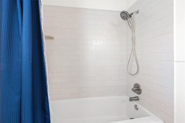full bath with shower / bath combo with shower curtain