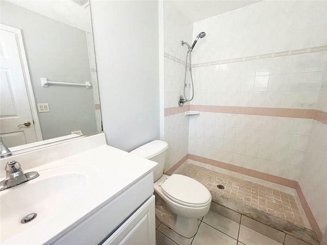 3 Frank Pl, Palm Coast, FL 32137 - full bath featuring tile patterned floors, toilet, tiled shower, and vanity