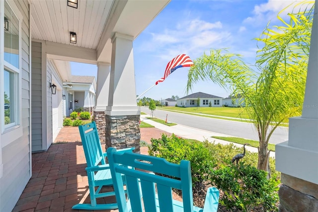 view of patio / terrace with covered porch