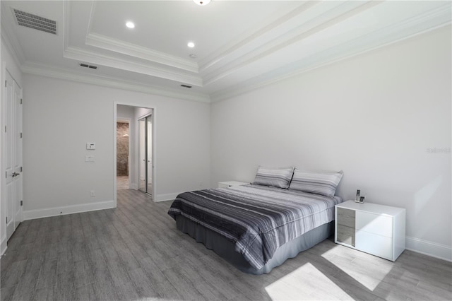 45 King Palm Ct, Ponte Vedra, FL 32081 - bedroom featuring wood finished floors, a raised ceiling, ornamental molding, baseboards, and recessed lighting