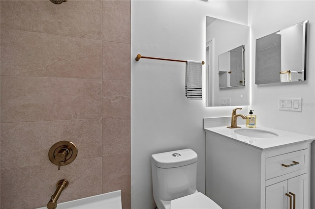 77 Freeport Ln, Palm Coast, FL 32137 - bathroom featuring a shower, vanity, and toilet