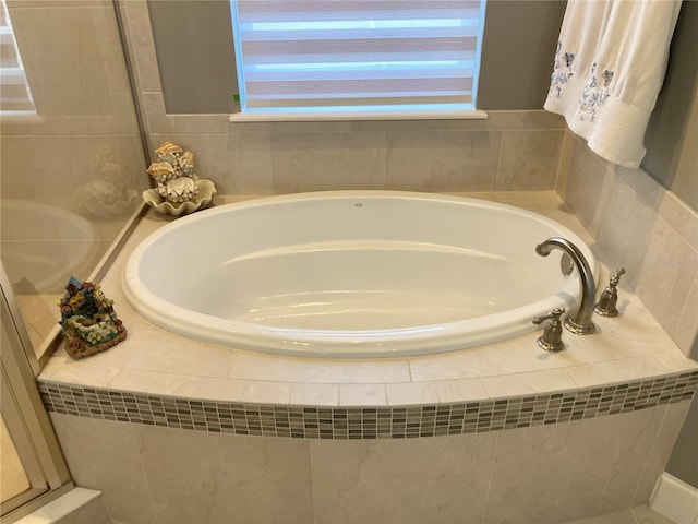 382 Aquamarine Way, Daytona Beach, FL 32124 - bathroom with a bath