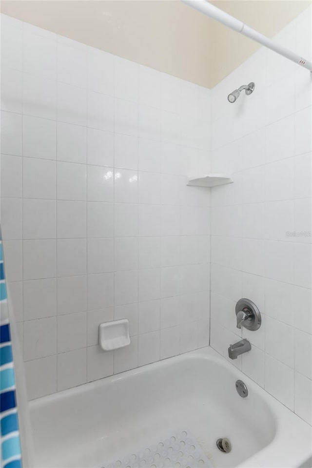 69 Coquina Ridge Way, Ormond Beach, FL 32174 - bathroom featuring shower / bath combo