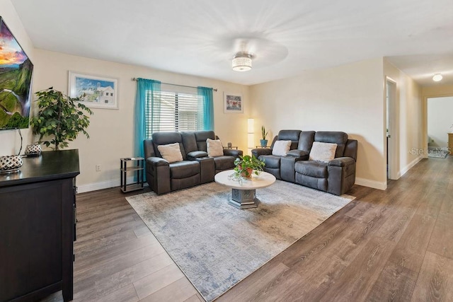 25 Westlawn Pl, Palm Coast, FL 32164 - living area with baseboards and wood finished floors