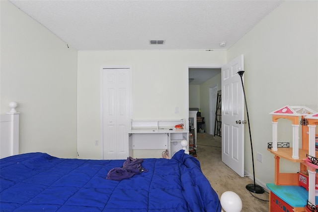 1305 Rebecca Dr, Haines City, FL 33844 - bedroom featuring a closet