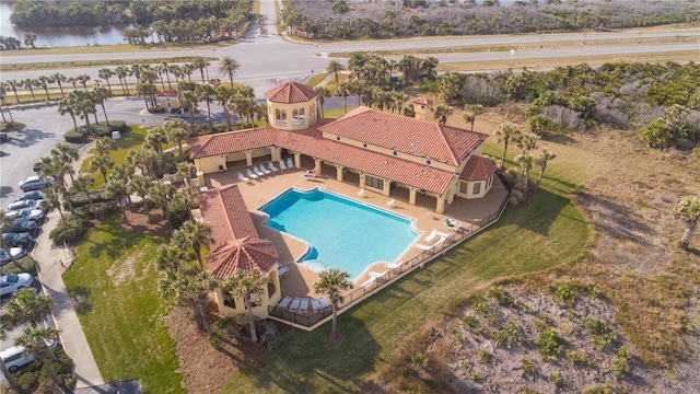 drone / aerial view of a pool area