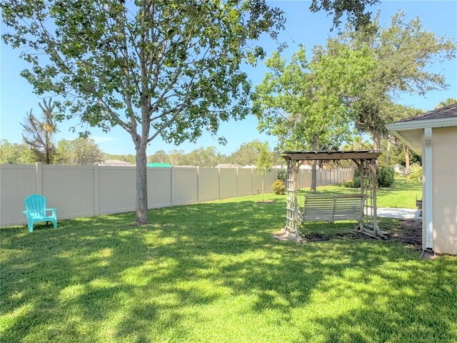 613 Clairmont Ln, South Daytona, FL 32119 - view of yard