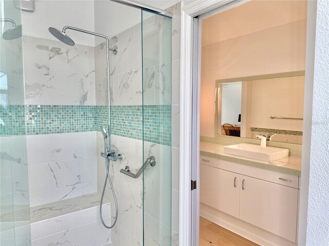 4 Cotton Ct, Palm Coast, FL 32137 - bathroom featuring a shower stall and vanity
