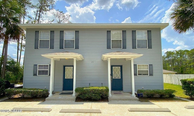 view of front facade with fence