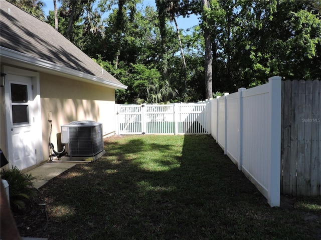 543 Sandy Oaks Blvd, Ormond Beach, FL 32174 - view of yard with central AC