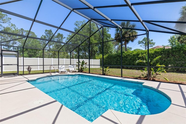 7 White Oak Ln, Palm Coast, FL 32164 - view of pool featuring a patio area, a fenced backyard, and a lanai
