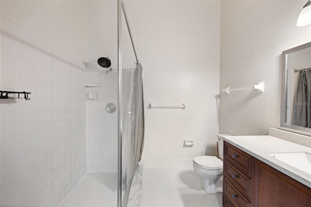 1317 Northside Dr, Ormond Beach, FL 32174 - bathroom featuring tiled shower, vanity, and tile patterned floors