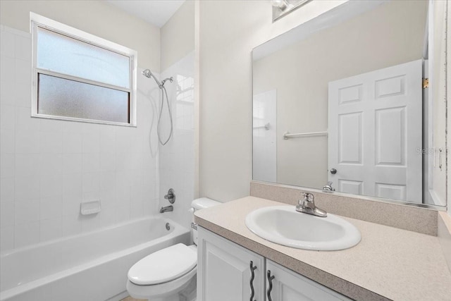 100 Point Pleasant Dr, Palm Coast, FL 32164 - bathroom with toilet, vanity, and bathtub / shower combination