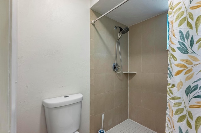 8 Oakmont Ct Unit 0, Palm Coast, FL 32137 - full bathroom featuring tiled shower and toilet
