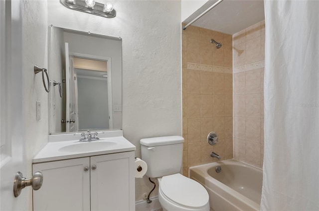 8 Oakmont Ct Unit 0, Palm Coast, FL 32137 - full bathroom featuring toilet, a textured wall, shower / bath combination with curtain, and vanity